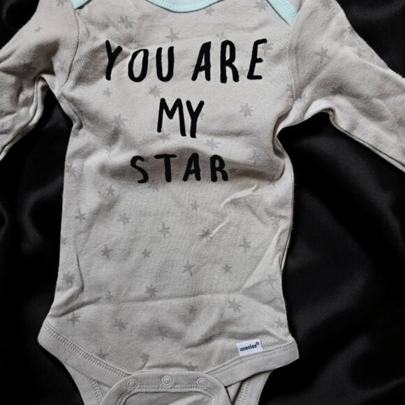 BRAND NEW Lot of GERBER Long Sleeved Bodysuits Boys Size 6-9 months - Picture 2 of 8